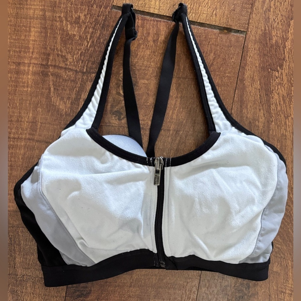 Victoria’s Secret sport knockout front close sports bra sz 32D - Picture 2 of 8